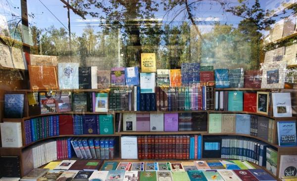تور ایتالیا ارزان: کتاب های پرفروش هفته؛ از دایی جان ناپلئون تا ملت عشق