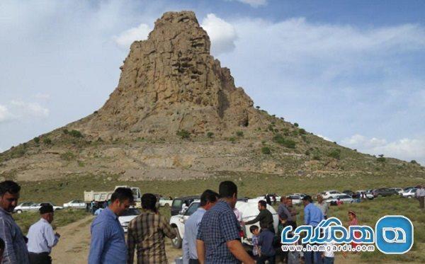 قلعه خال کوه یکی از جاذبه های تاریخی استان کرمان به شمار می رود